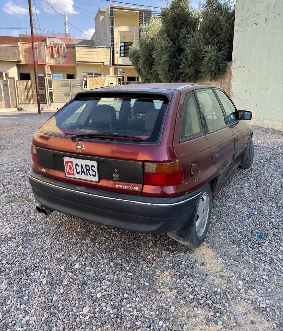 اوبل استرا